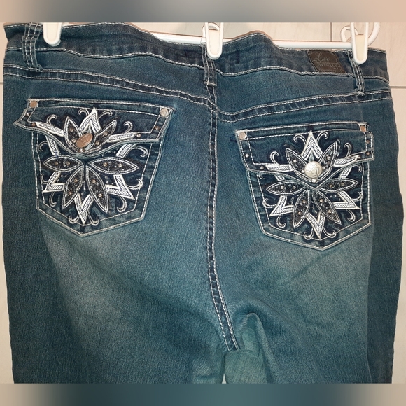 Women's Love Indigo Jeans size 16 good used condition, one flaw pictured - Picture 2 of 12